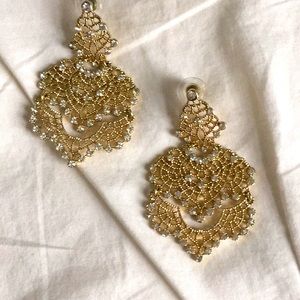 Gold filigree fashion earrings